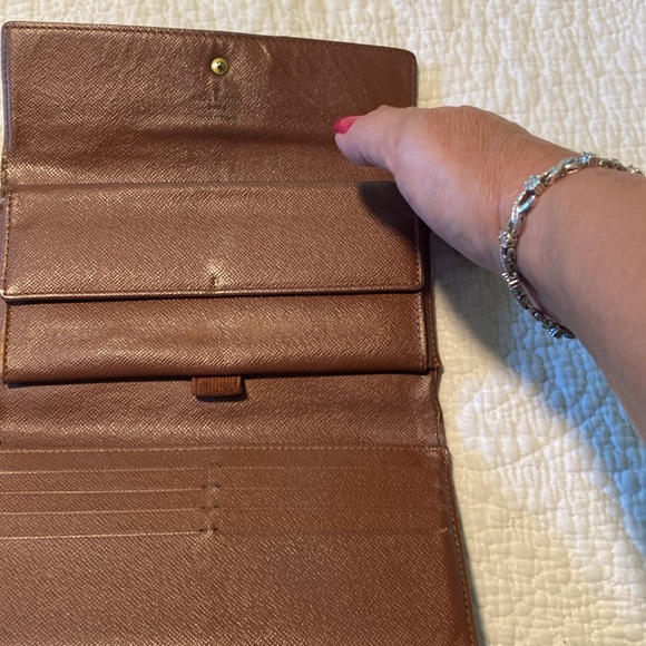 Beautiful monogrammed LV long wallet - Picture 5 of 6